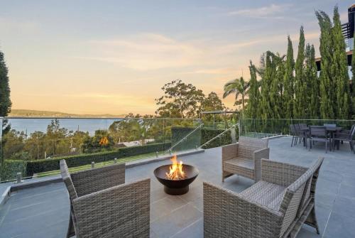 Bayview Luxe Retreat in Point Clare