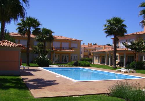  Praia D'El Rey Luxury Apartment, Pension in Casal da Lagoa Seca