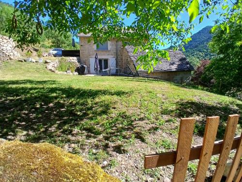 Dārzs, Gîte au cœur des Gorges du Tarn (Gite au cœur des Gorges du Tarn) in Les Vignes (Languedoc-Roussillon)