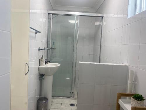 Central Bondi Garden Unit - image 3