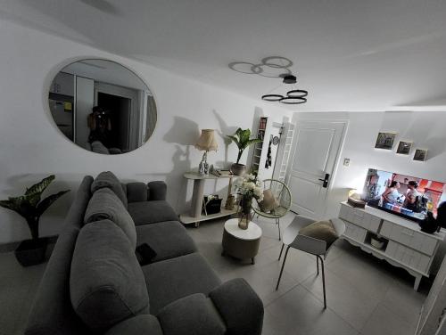 RociMar Modern Executive Suite - City Escape