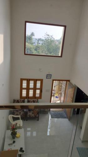 Beautiful small loft villa facing park in Hosur Road
