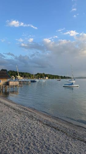 The Lake Escape Dein Rückzugsort 200 m vom Ammersee entfernt (The Lake Escape Dein Ruckzugsort 200 m vom Ammersee entfernt) in Herrsching am Ammersee