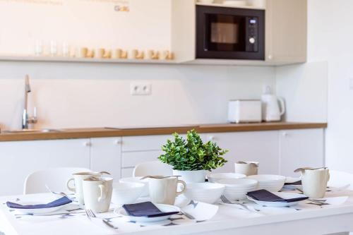 Central - Balcony - City Style Comfort Stay - image 9