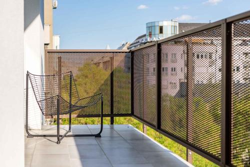 Central - Balcony - City Style Comfort Stay - image 5