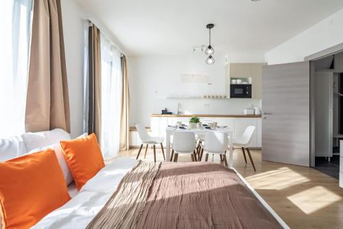 Central - Balcony - Comfy - Quiet - Perfect Sleep - image 12