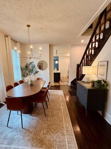 Mass Ave Walk Everywhere 6 BDRM – khách sạn tại Ngoai Thanh