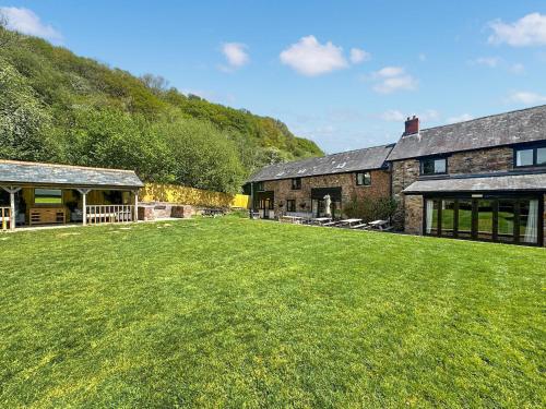 Duvale Barn