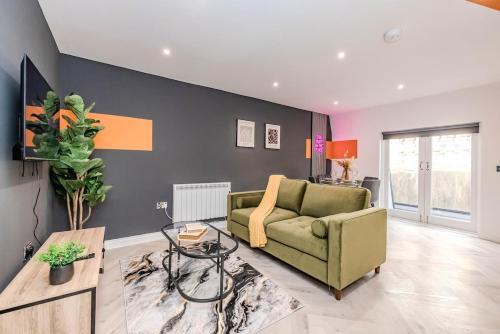 Beautiful One Bedroom Next to Brighton Beach With Sunny Balcony – khách sạn tại Bo Songbo Bien