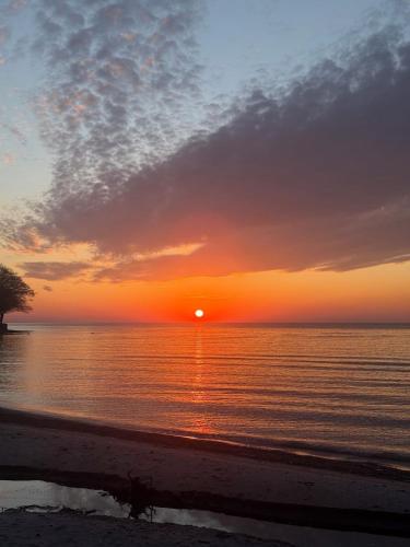 ANGOLA BEACH APARTMENT 2 Bedrooms- Grandview Bay in Angola (NY)