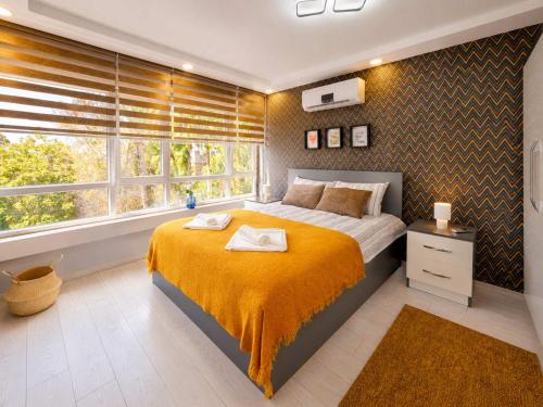 Hadrian Modern Amber Apartment in Prime Old Town Location, Antalya (Adalia)