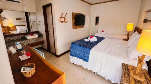 1 double bed, 1 twin bed
