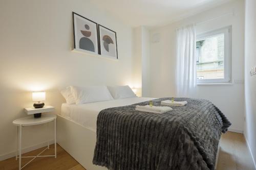 Modern Isola Suite - Near Metro - HL collection