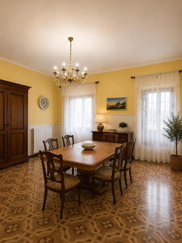 Clelia Holiday House- panoramic terrace overlooking the castle and the mountains in Pacentro
