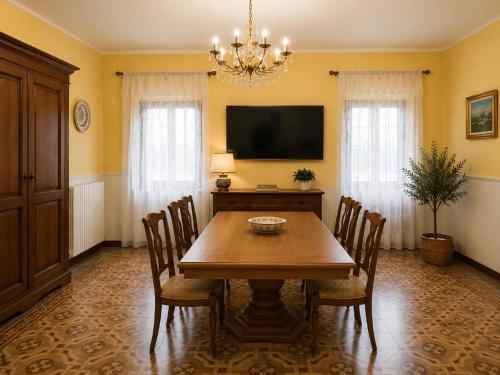 Clelia Holiday House- panoramic terrace overlooking the castle and the mountains in Pacentro