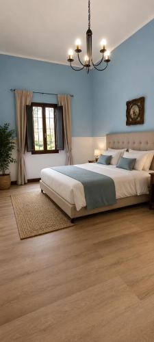 Clelia Holiday House- panoramic terrace overlooking the castle and the mountains in Pacentro