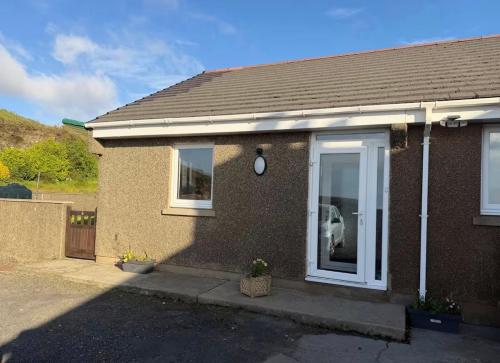 Quaint, Quiet & unique Manx stay in Dramora