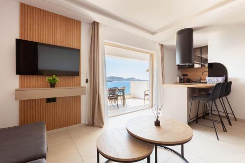 Latsis Suites in Karavostasi (Xili)
