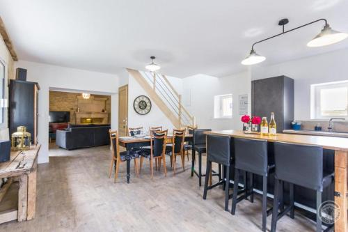 Maison Normande de charme avec jardin privé à 10 min de Bayeux (Maison Normande de charme avec jardin prive a 10 min de Bayeux) in Audrieu