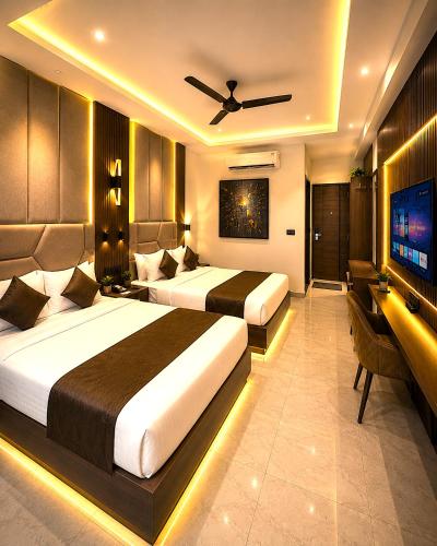Premium Hotel EXO-Near Temple and Ghat#Parking and Comfort Stay#Premium Service photo 2