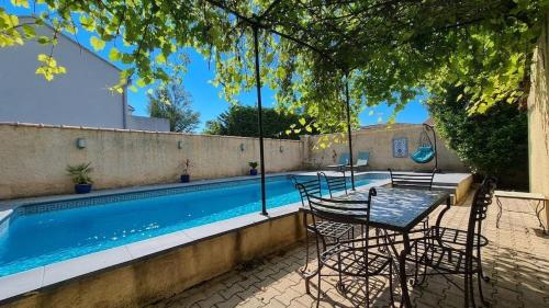 La Santoline - Provençal break with pool - Location saisonnière - Le Thor