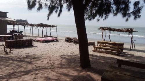 Strandhaus unter den Baobabbäumen (Strandhaus unter den Baobabbaumen) in Tanji