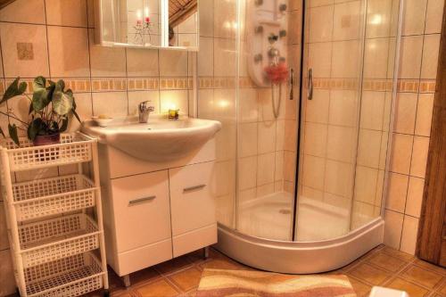 Bilik Mandi, Location Appartement à La Ferme Maryla (Location Appartement a La Ferme Maryla) in Brodski Stupnik