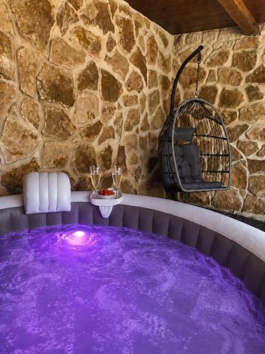 Casa con piscina y jacuzzi