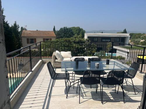 Villa avec Piscine et Jacuzzi parfait pour se détendre et profiter (Villa avec Piscine et Jacuzzi parfait pour se detendre et profiter) in Lancon-Provence