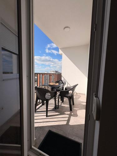 Modern Apartment for Rent Great Location in เฟริซาจ