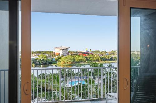 발코니/테라스, Beach Nest Escape - 5 Pools, Hot Tub, Gym, Wi-Fi in 파나마 시티 (FL)