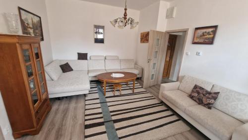 Apartment LAURA – khách sạn tại Zilina
