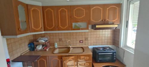Budget Apartment in Libofshë (Budget Apartment in Libofshe) in 科洛涅