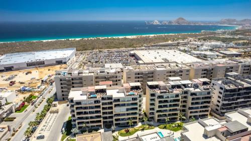 Stunning 2 BR - Pool - Awesome amenities