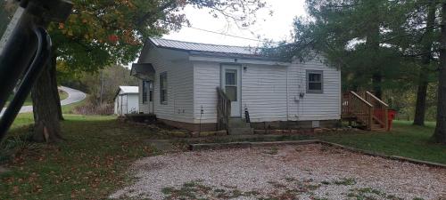 Peaceful Cabin on Rough River in Clarkson (KY)