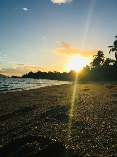 Beachfront Sunset Bure in راكيراكى