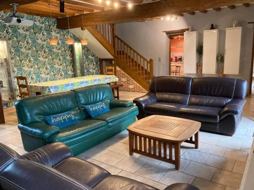 Istaba viesiem, Large family home in Normandy in Contremoulins