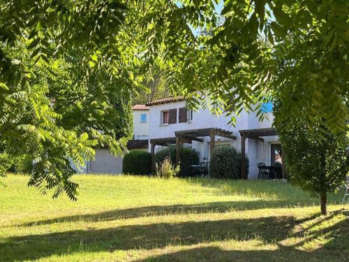 Dārzs, Lovely Duplex near Historic Carayac in Saint-Pierre-Toirac