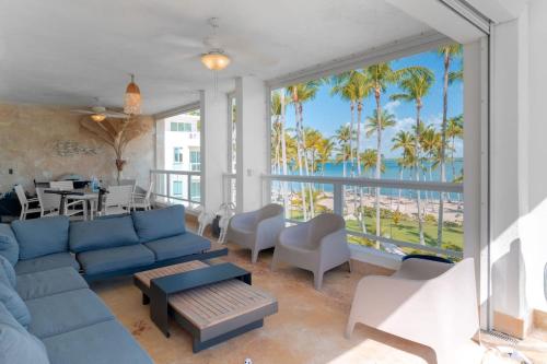 Beachfront Luxury Condo PGA Ocean View 4BR in La Caña
