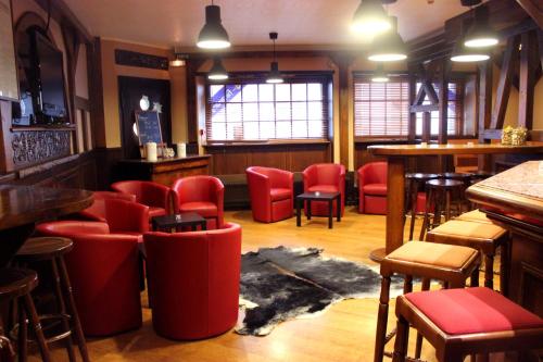 A la Maison Rouge Hôtel & Restaurant - image 5