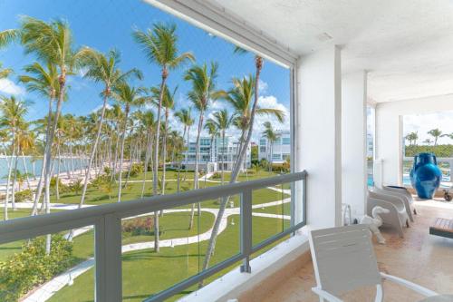 Beachfront Luxury Condo PGA Ocean View 4BR in La Caña