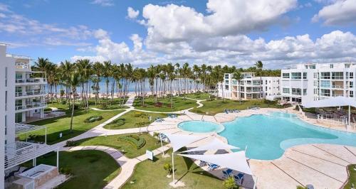 Beachfront Luxury Condo PGA Ocean View 4BR in La Caña