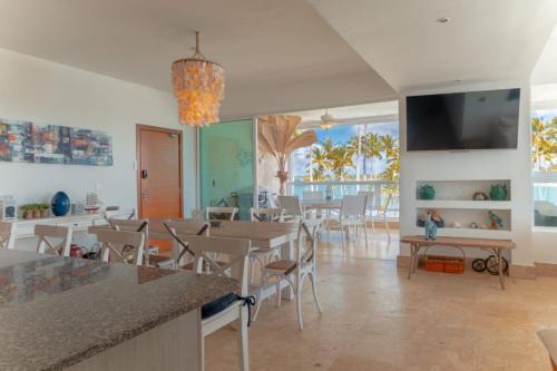 Beachfront Luxury Condo PGA Ocean View 4BR in La Caña