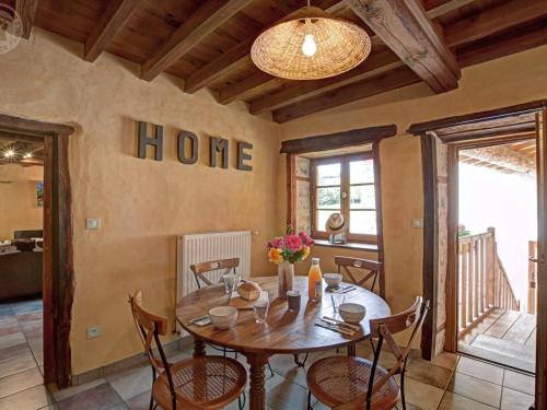 Gîte de charme rénové 3 épis, 2 chambres en pleine nature - FR-1-496-92 (Gite de charme renove 3 epis, 2 chambres en pleine nature - FR-1-496-92) in Charbonnieres-les-Bains