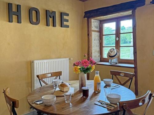 Gîte de charme rénové 3 épis, 2 chambres en pleine nature - FR-1-496-92 (Gite de charme renove 3 epis, 2 chambres en pleine nature - FR-1-496-92) in Charbonnieres-les-Bains