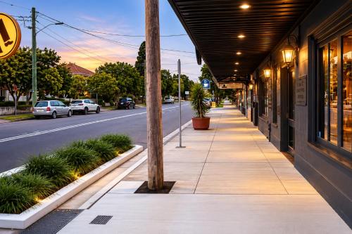 Cosy 3 Bedroom Apartment In Trendy Haberfield in Ashfield