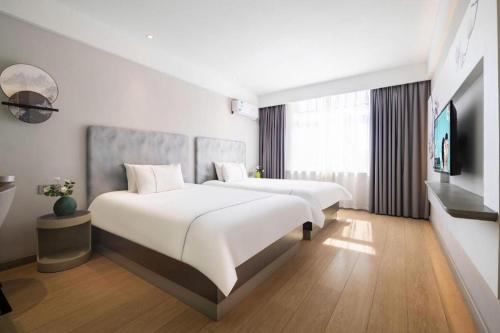 Magnotel Hotel Dandong Railway Yalv River – khách sạn tại Đan Đông