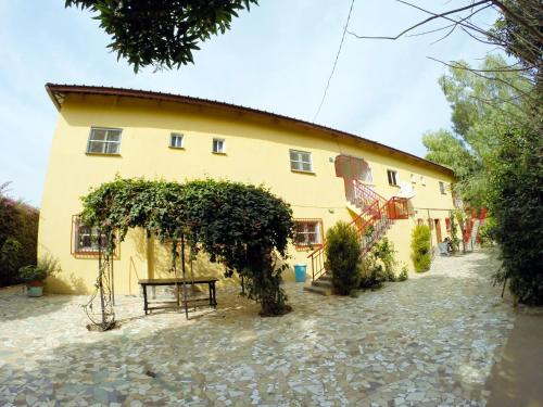 

Sanchaba Yellow Apartments
