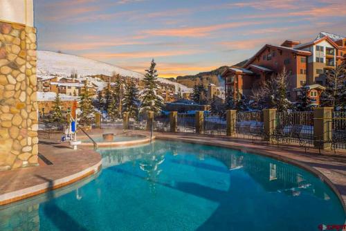 1bd 274 Perfect Location With Pool And Hot Tub - Crested Butte, CO