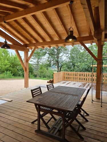 Balkons/terase, Gite Cocooning 4 étoiles avec spa et piscine (Gite Cocooning 4 etoiles avec spa et piscine) in Mones